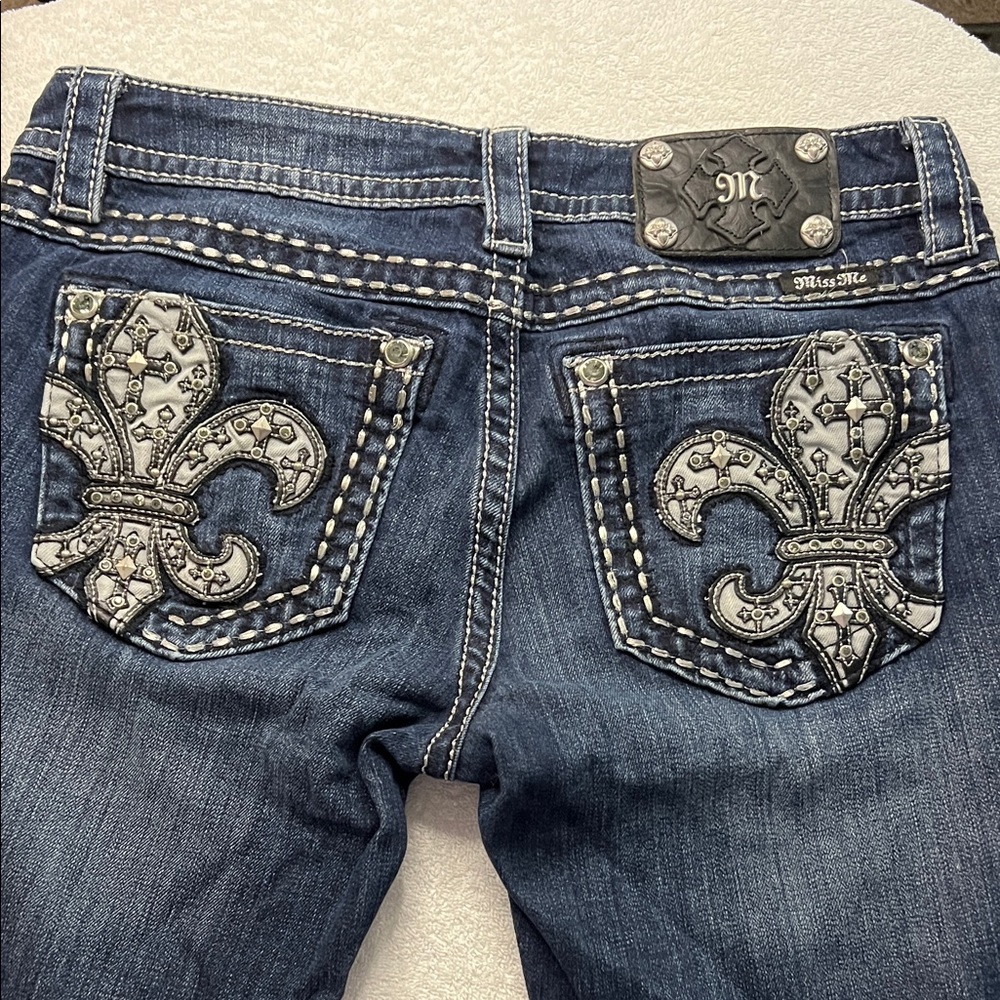 Miss Me stretch skinny jeans Embellished Pockets with studded crosses